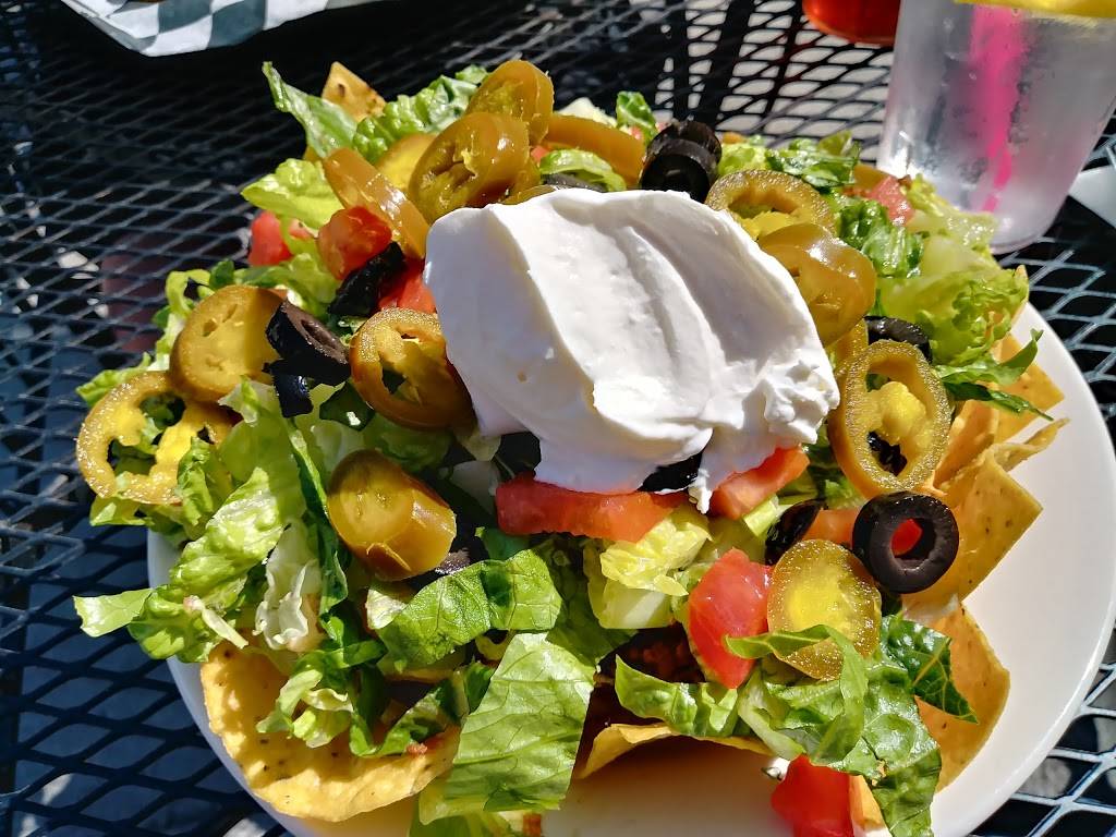 Mr Jackss Sports Bar & Grill | restaurant | 105 W Westover St, East Tawas, MI 48730, USA | 9893056506 OR +1 989-305-6506