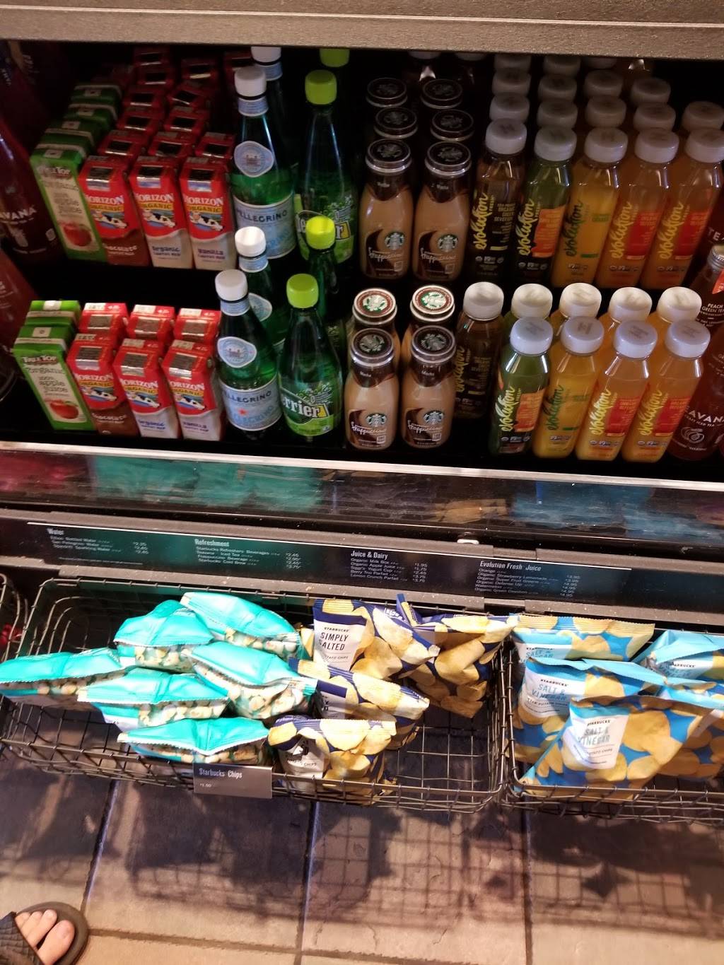 Starbucks | cafe | 2 Waterville Commons Drive, Waterville, ME 04901, USA | 2078615430 OR +1 207-861-5430