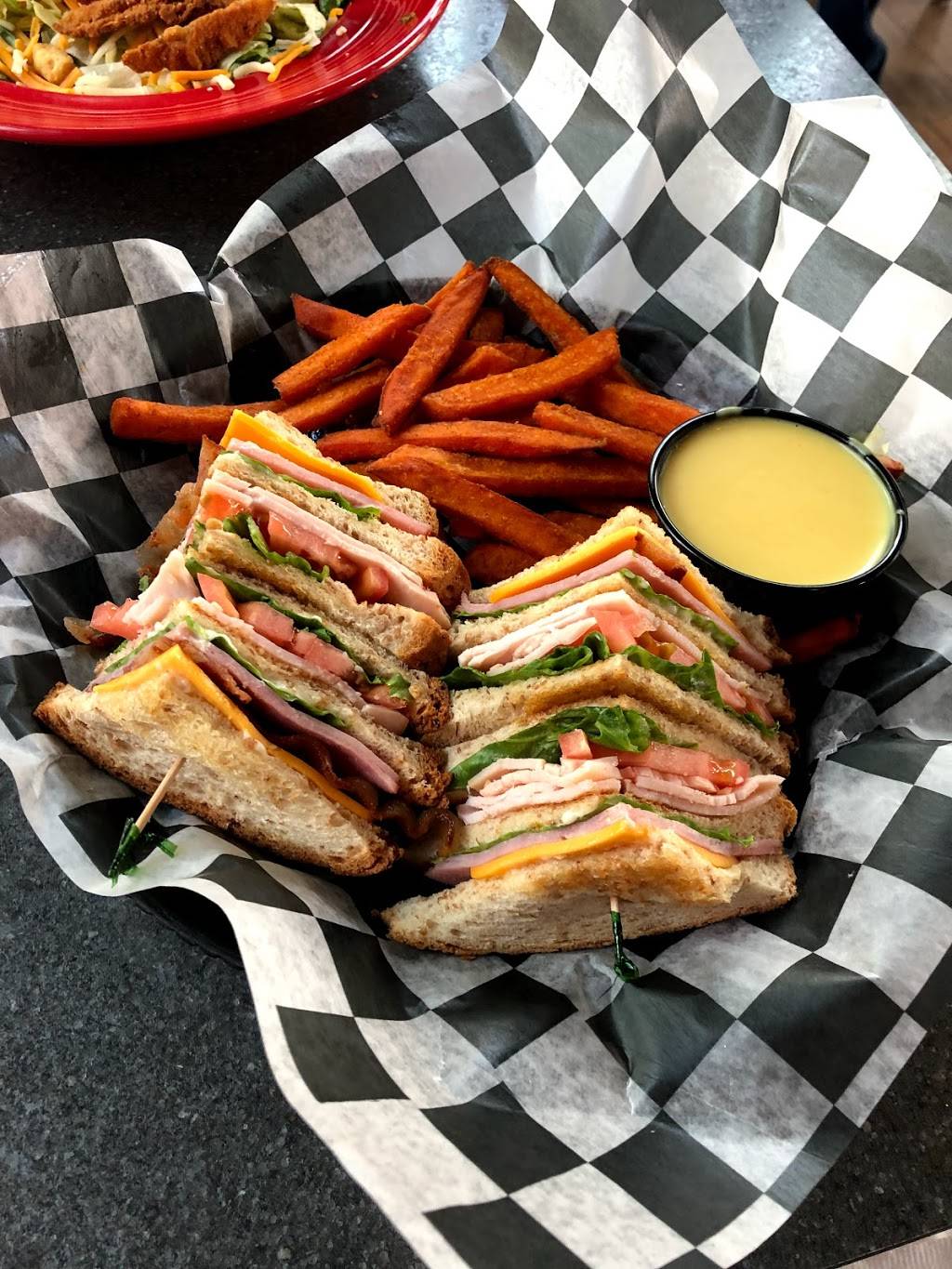 Louies Grill & Bar | restaurant | 1215 N Walker Ave, Oklahoma City, OK 73103, USA | 4052301200 OR +1 405-230-1200