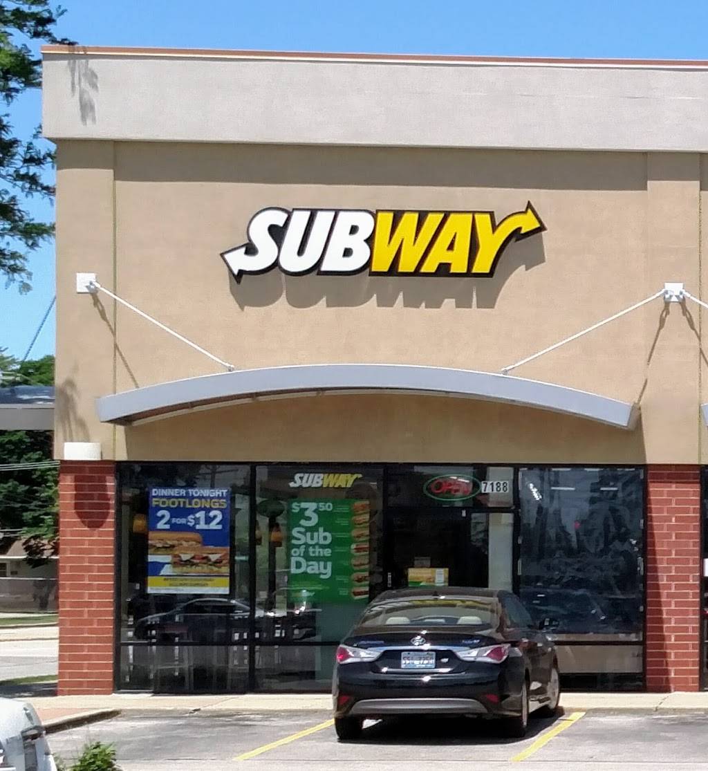 Subway Restaurants | restaurant | 7188 W Dempster St, Morton Grove, IL 60053, USA | 8474701119 OR +1 847-470-1119
