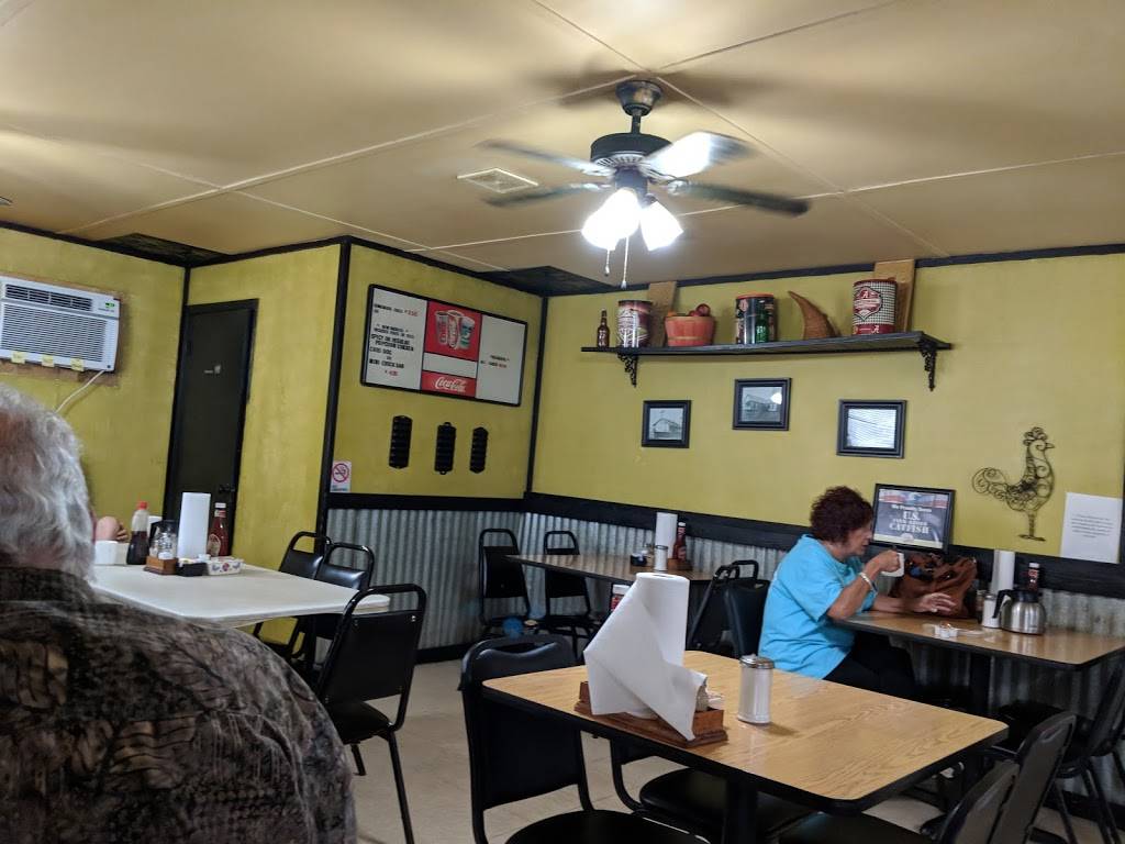 Gails Diner | restaurant | 29865 AL-35, Woodville, AL 35776, USA | 2567769059 OR +1 256-776-9059