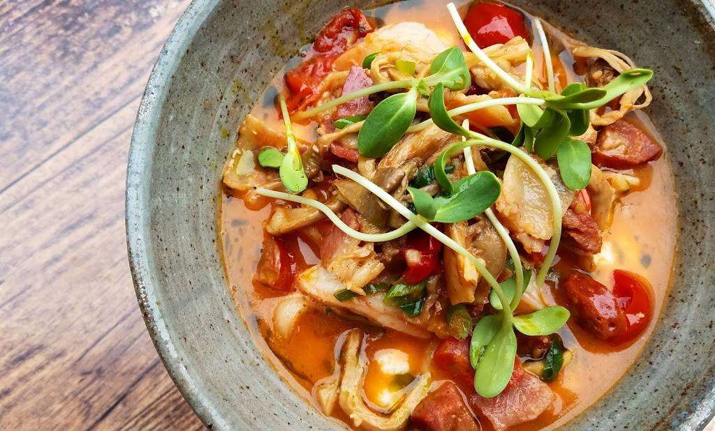 Plates Neighborhood Kitchen | restaurant | 301 Glenwood Ave #100, Raleigh, NC 27603, USA | 9198280018 OR +1 919-828-0018