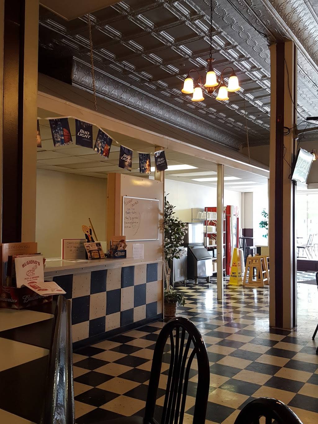 Rugionos | restaurant | 101 Toledo St, Fremont, IN 46737, USA | 2604951998 OR +1 260-495-1998