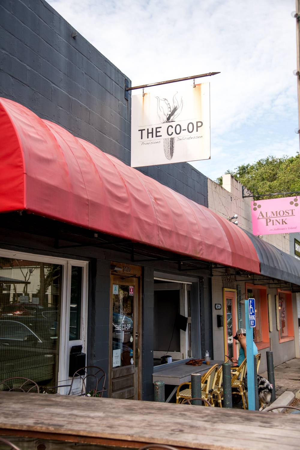 THE CO-OP Sullivans Island | cafe | 2019 Middle St, Sullivans Island, SC 29482, USA | 8438828088 OR +1 843-882-8088