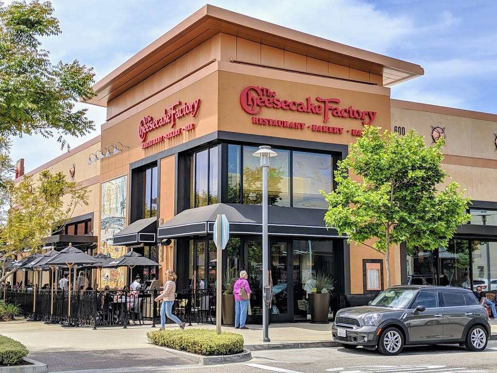The Cheesecake Factory | restaurant | 600 Town Center Dr, Oxnard, CA 93036, USA | 8052788878 OR +1 805-278-8878