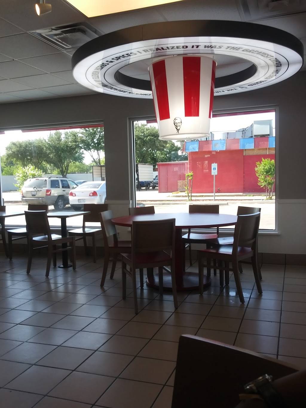 KFC | restaurant | 1801 S Buckner Blvd, Dallas, TX 75217, USA | 2143915771 OR +1 214-391-5771
