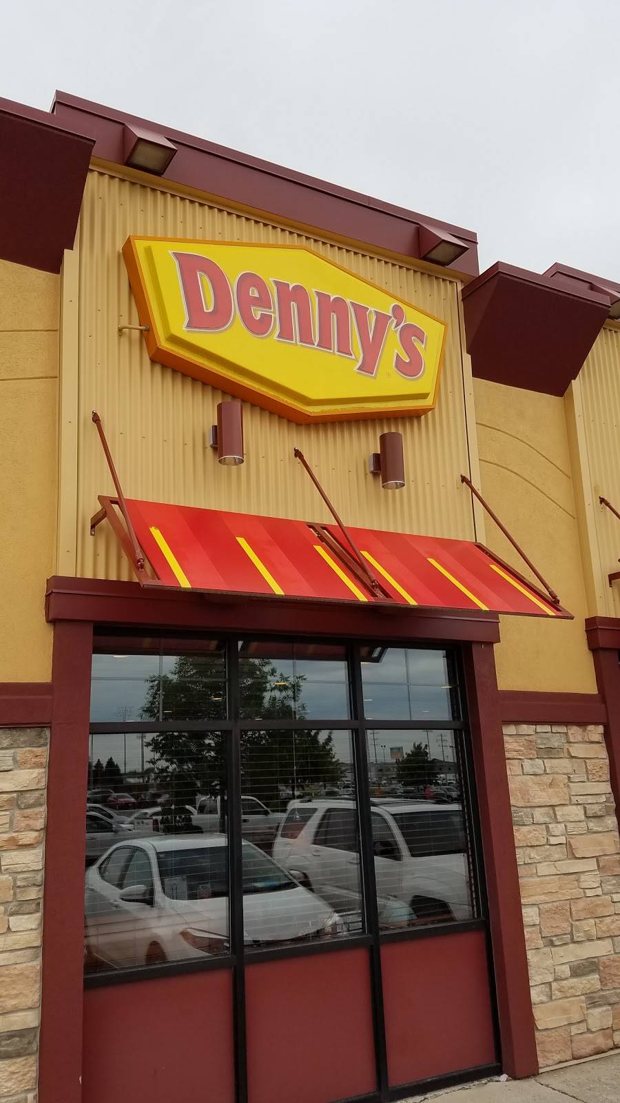 Dennys | restaurant | 3470 W College Ave, Appleton, WI 54914, USA | 9203809424 OR +1 920-380-9424