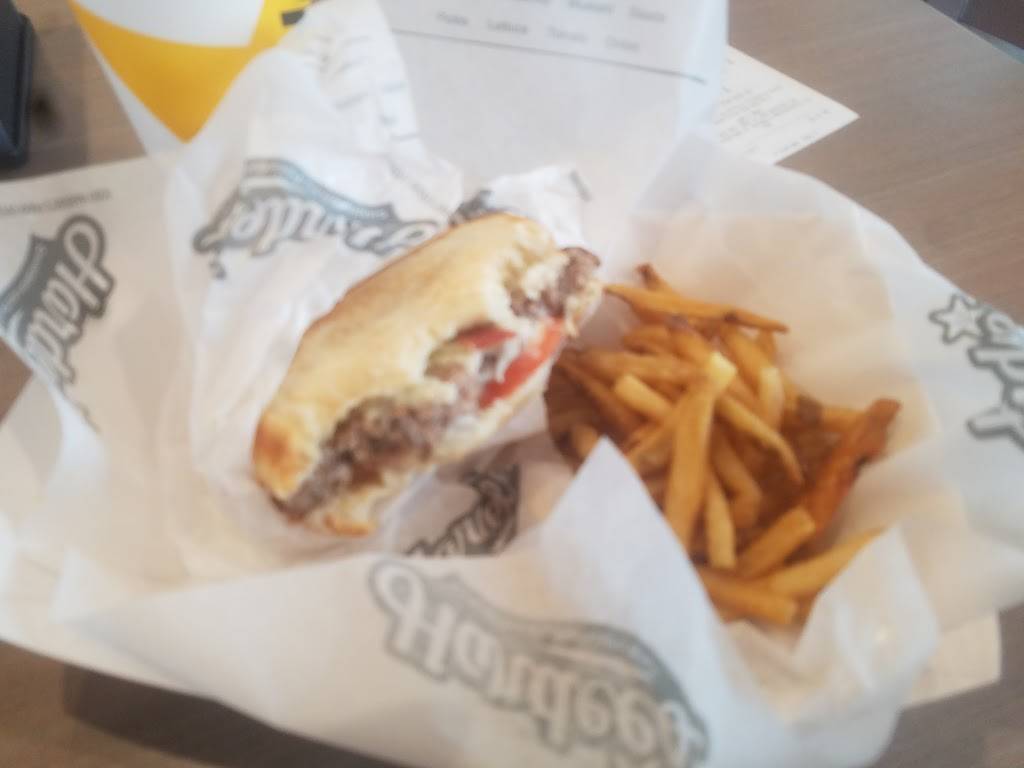 Hardees | restaurant | 10122 Superior Way, Amelia Court House, VA 23002, USA | 5045612489 OR +1 504-561-2489