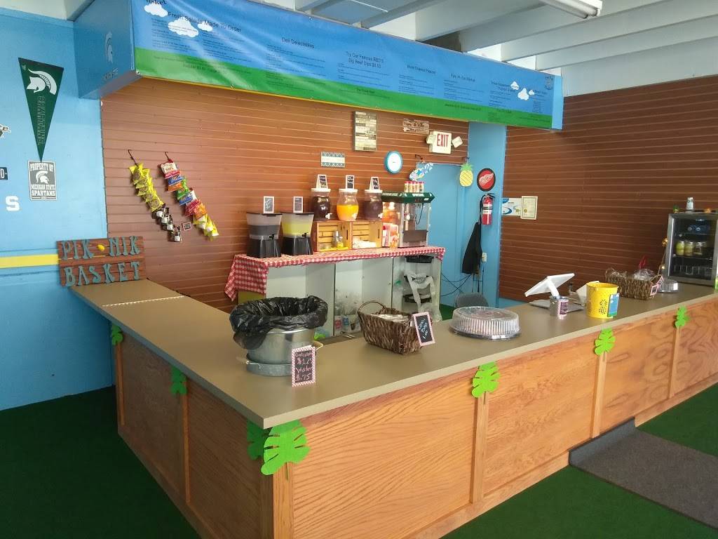 PIK NIK BASKET | restaurant | 8511 W Nine Mile Rd, Oak Park, MI 48237, USA | 2482684132 OR +1 248-268-4132