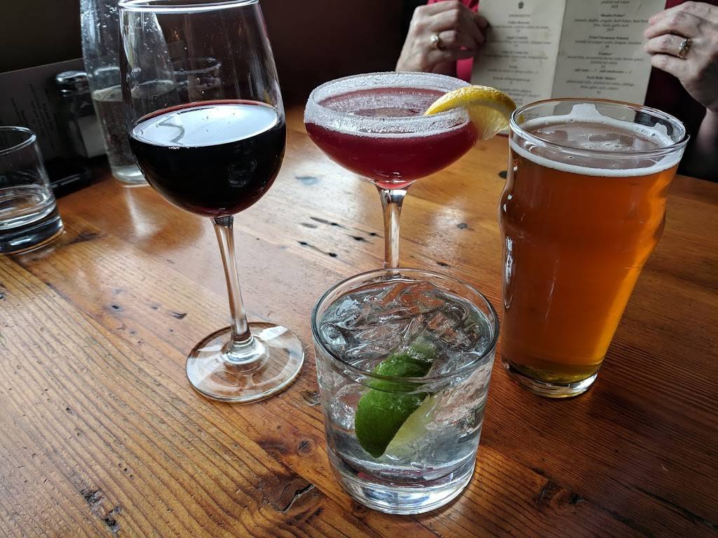 Tabor Tavern | restaurant | 5325 E Burnside St, Portland, OR 97215, USA | 5032083544 OR +1 503-208-3544