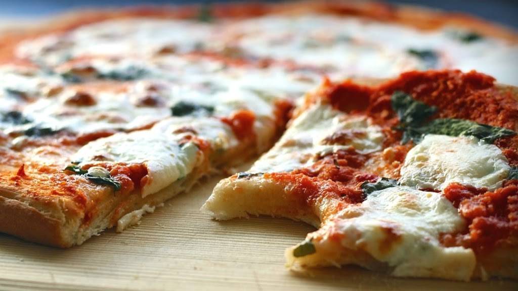 Domenicks Pizzeria | restaurant | 1015 Allerton Ave, Bronx, NY 10469, USA | 7185476171 OR +1 718-547-6171