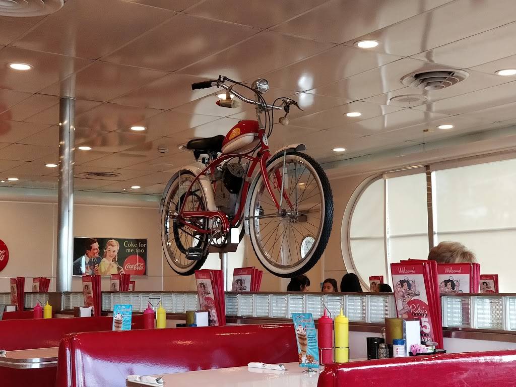 Rubys Diner | restaurant | 30622 S Coast Hwy, Laguna Beach, CA 92651, USA | 9494977829 OR +1 949-497-7829