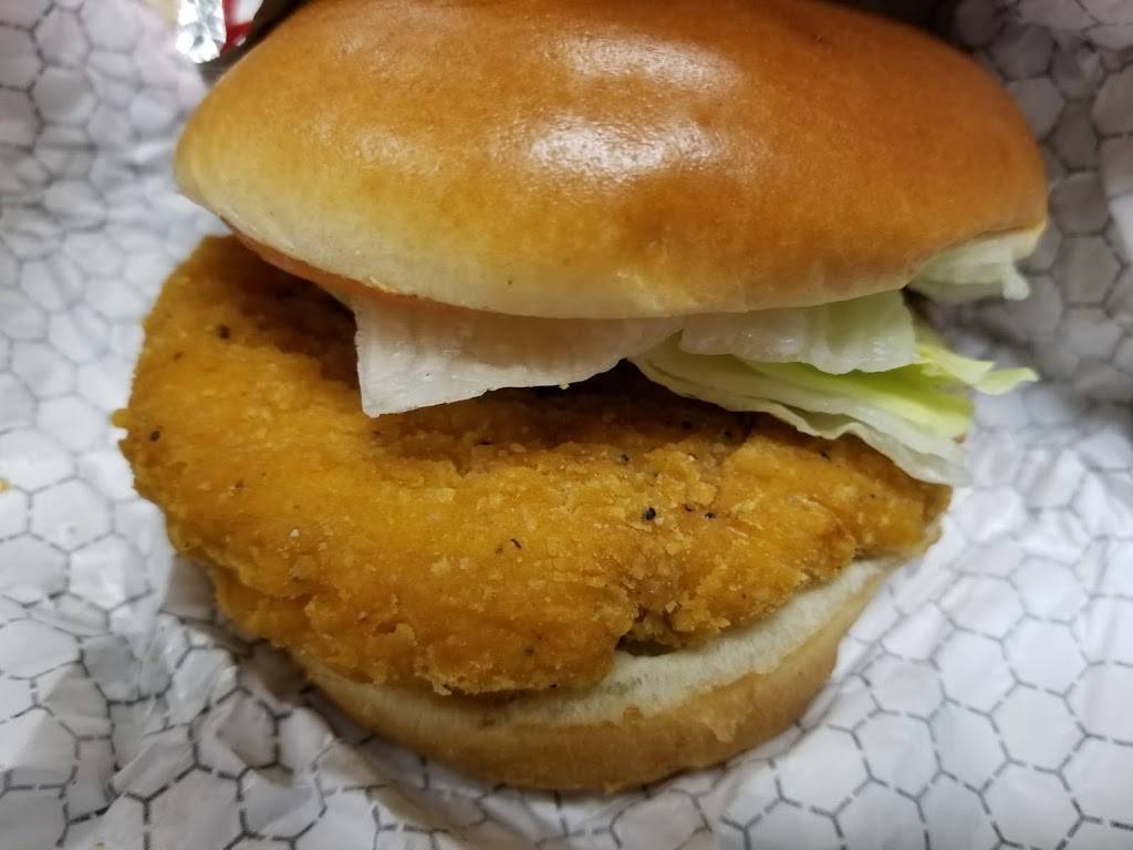 Wendys | restaurant | 1520 Aimco Blvd, Mississauga, ON L4W 1H7, Canada | 9056240453 OR +1 905-624-0453