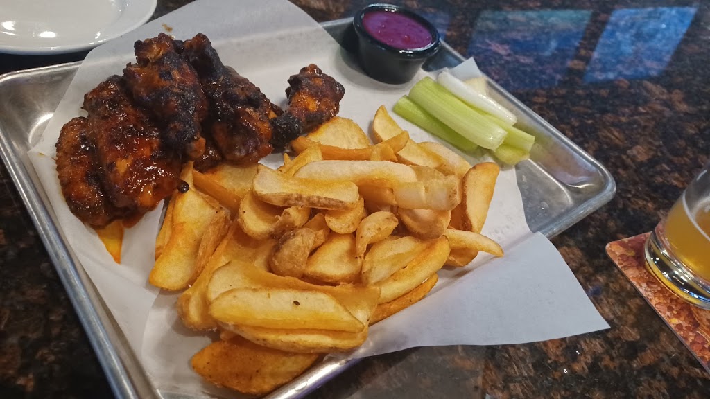 Chicago Street Pour House | restaurant | 1350 E Chicago St, Elgin, IL 60120, USA | 8472141708 OR +1 847-214-1708