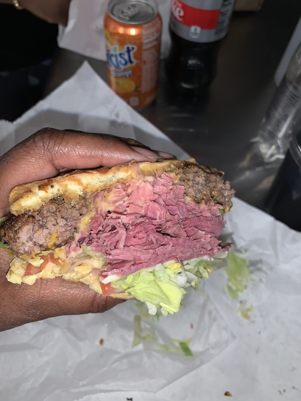 Mr. Ds Corned Beef Deli | restaurant | 23005 Gratiot Ave, Eastpointe, MI 48021, USA | 5862003933 OR +1 586-200-3933