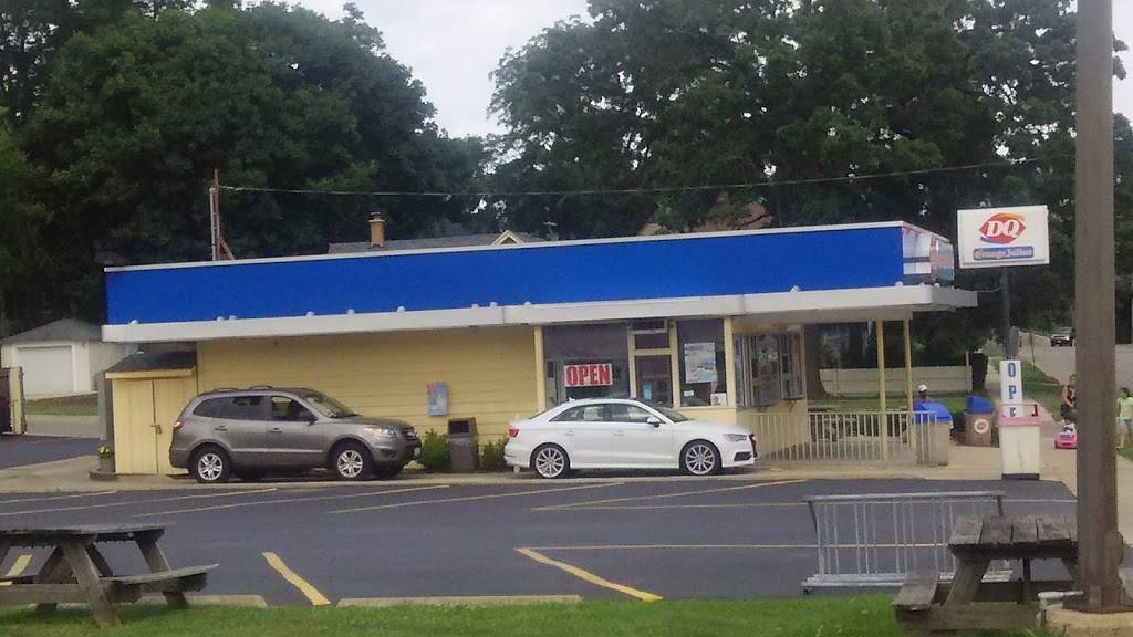 Dairy Queen | restaurant | 704 W Chicago St, Elgin, IL 60123, USA | 8476973319 OR +1 847-697-3319