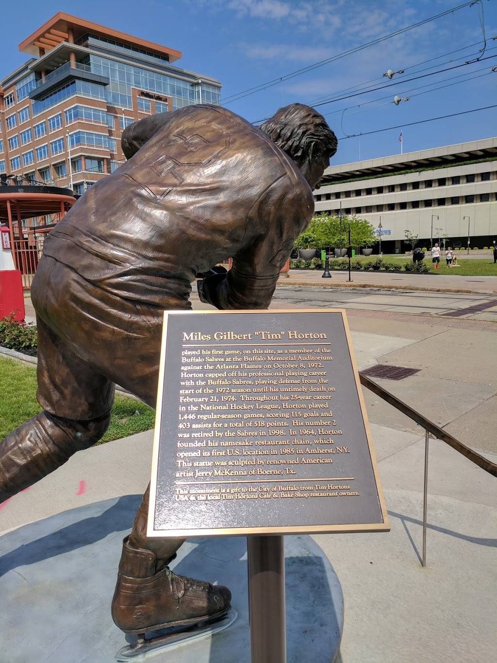 Tim Hortons | restaurant | 1 Scott St, Buffalo, NY 14203, USA | 7168554540 OR +1 716-855-4540