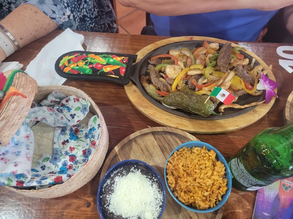 Los Chingones Mexican Grill | restaurant | 11865 SW 26th St E-1, Miami, FL 33175, USA | 7862140097 OR +1 786-214-0097