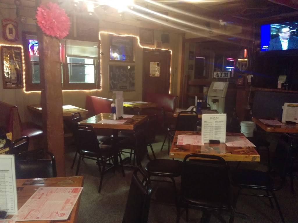 Hitch N Post | restaurant | 1636 Imlay City Rd, Lapeer, MI 48446, USA | 8106649154 OR +1 810-664-9154