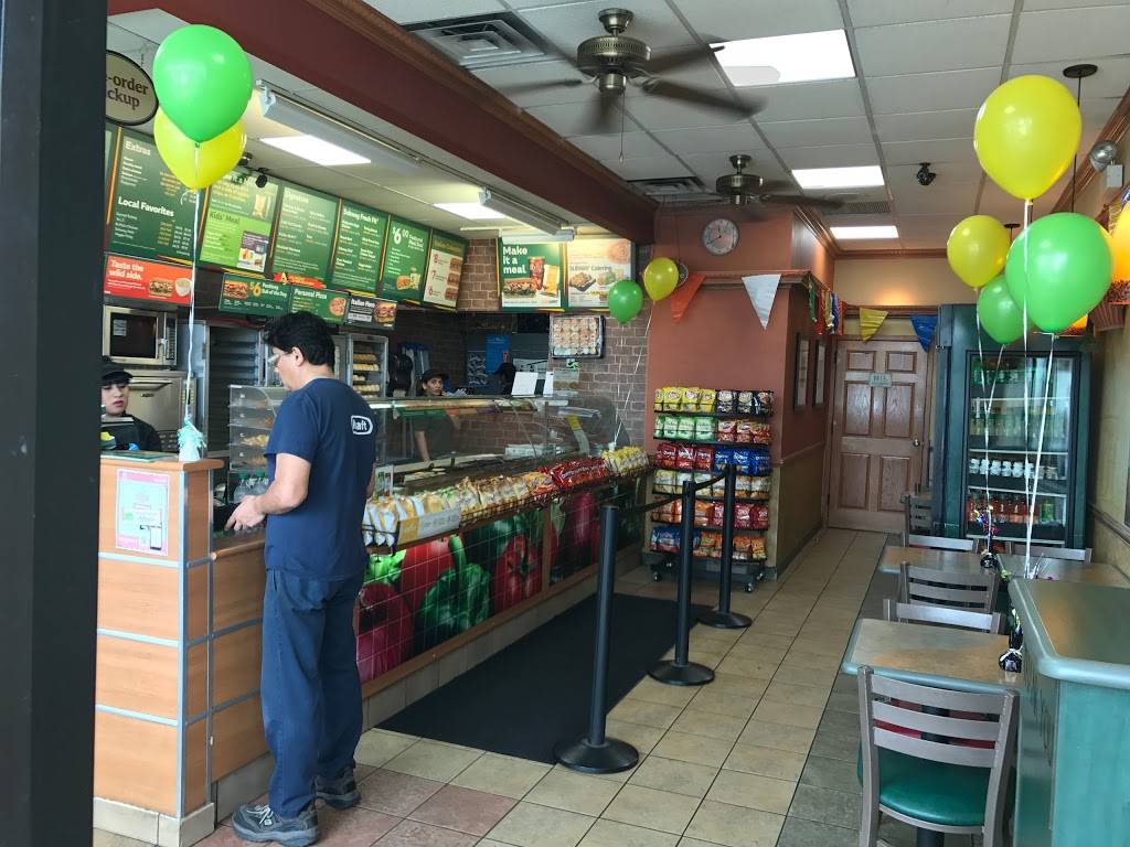 Subway Restaurants | restaurant | 6450 S Pulaski Rd, Chicago, IL 60629, USA | 7737672425 OR +1 773-767-2425