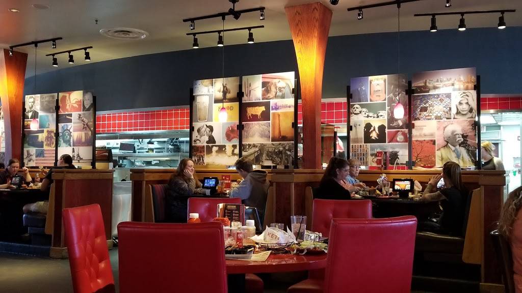 Red Robin Gourmet Burgers and Brews | restaurant | 695 East Van Asche Dr, Fayetteville, AR 72703, USA | 4795213524 OR +1 479-521-3524