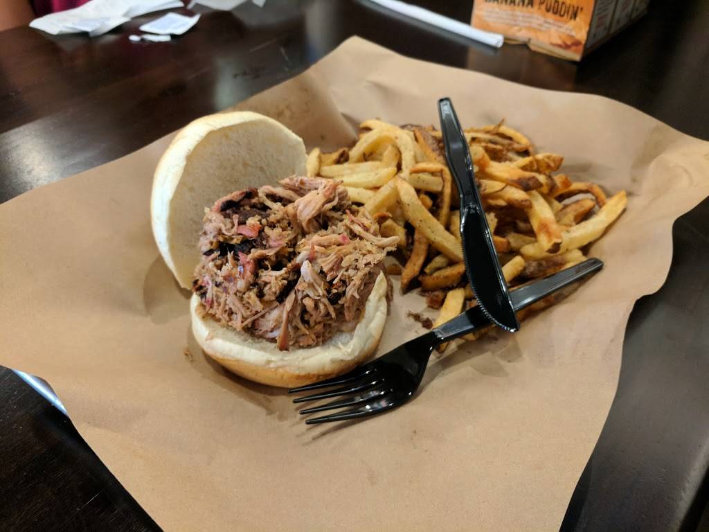 MISSION BBQ | restaurant | 968 W Mitchell Hammock Rd, Oviedo, FL 32765, USA | 4074793386 OR +1 407-479-3386