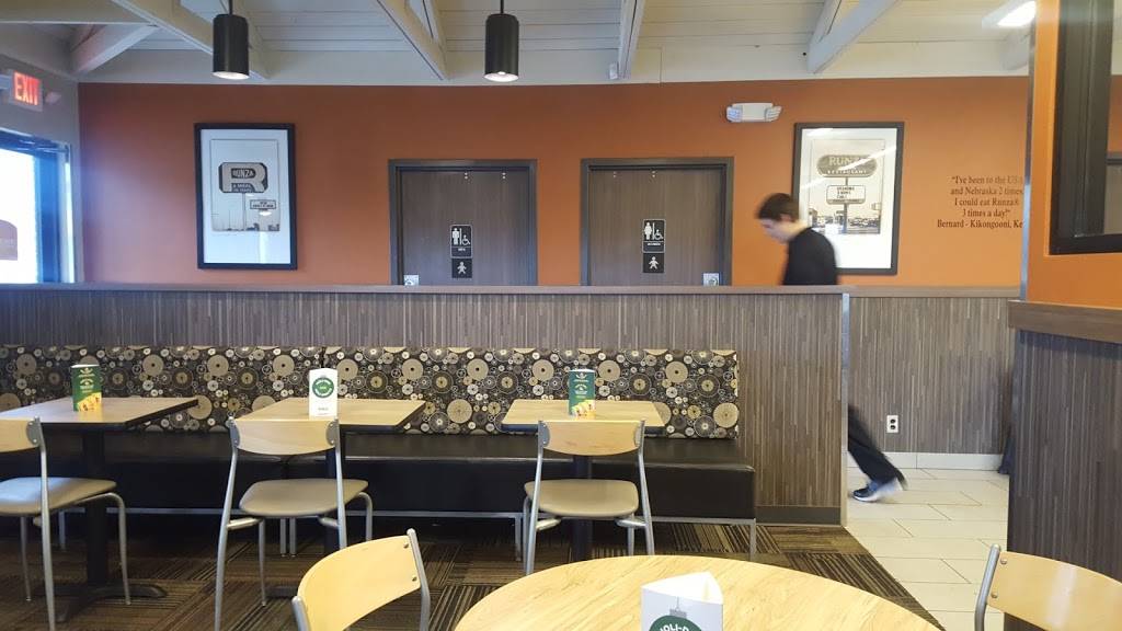 Runza Restaurant | restaurant | 13425 Q St, Omaha, NE 68137, USA | 4028950803 OR +1 402-895-0803