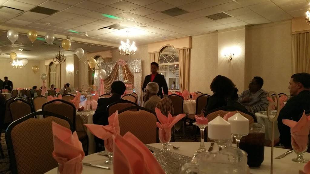 EZ Lounge | restaurant | 68 Crystal Run Rd, Middletown, NY 10941, USA | 8456926900 OR +1 845-692-6900