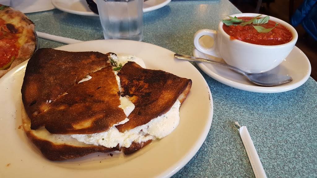 Nicks Pizza | restaurant | 108-26 Ascan Ave, Queens, NY 11375, USA | 7182631126 OR +1 718-263-1126