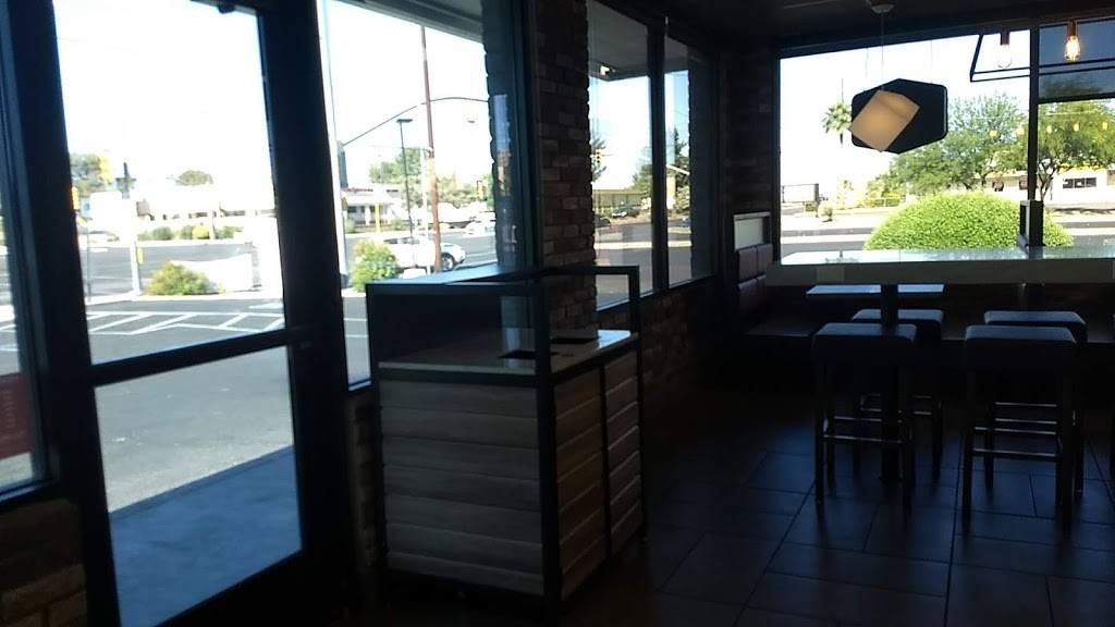 Jack in the Box | restaurant | 1195 S Craycroft Rd, Tucson, AZ 85711, USA | 5207903156 OR +1 520-790-3156