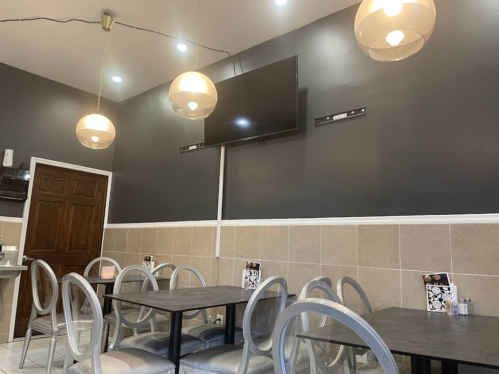 Brooklyn Fish Tank | meal takeaway | 1174 St Marks Ave, Brooklyn, NY 11213, USA | 3472210003 OR +1 347-221-0003