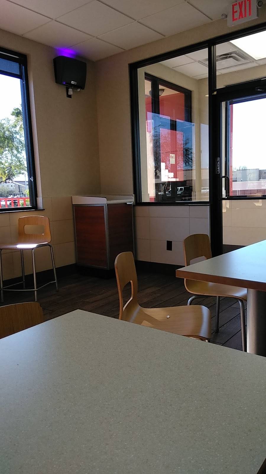 Wendys | restaurant | 13885 N 59th Ave, Glendale, AZ 85306, USA | 6022986911 OR +1 602-298-6911