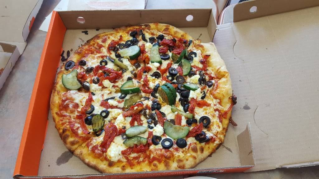 Pizza Pizza | meal delivery | 2539 Parkedale Ave, Brockville, ON K6V 3H2, Canada | 6133451111 OR +1 613-345-1111