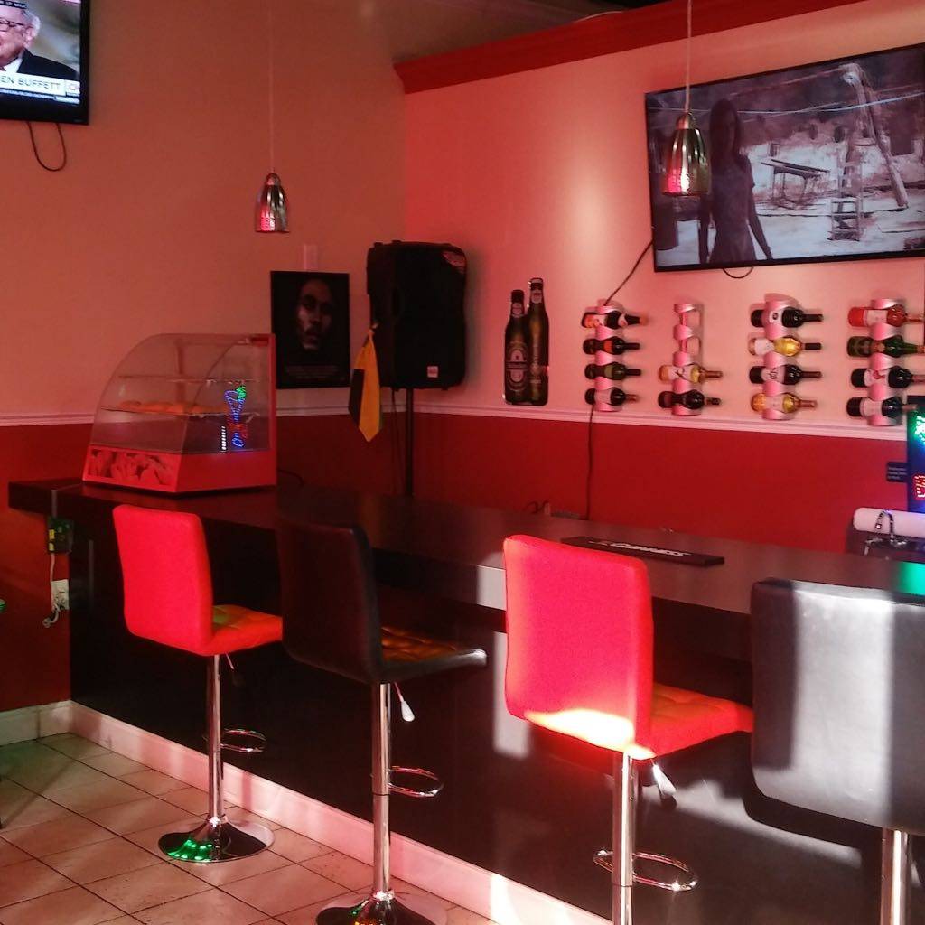 Rollins Island Grille | restaurant | 10509 N Nebraska Ave, Tampa, FL 33612, USA | 8139039626 OR +1 813-903-9626