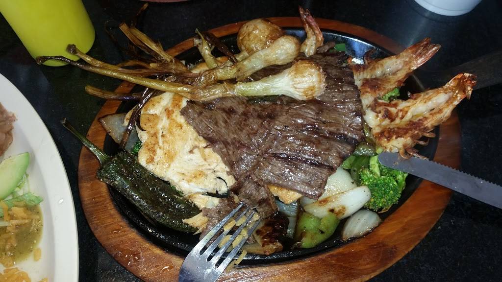 Taqueria Mazamitla | restaurant | 3610 W Belmont Ave, Chicago, IL 60618, USA | 7732672667 OR +1 773-267-2667