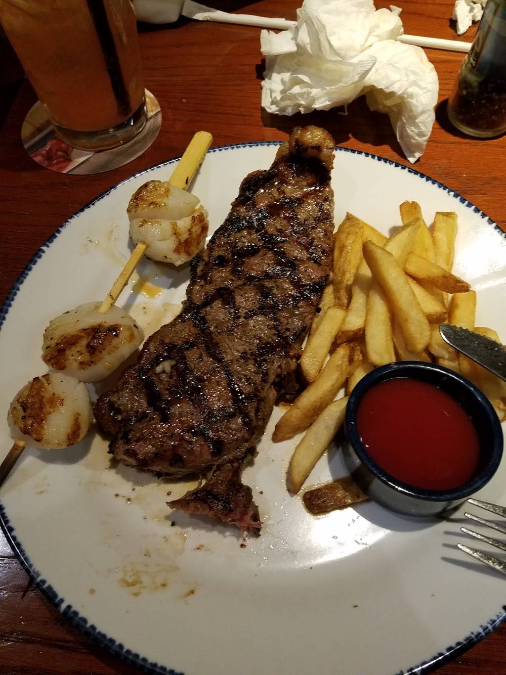 Red Lobster | restaurant | 223 Shoemaker Rd, Pottstown, PA 19464, USA | 6103230415 OR +1 610-323-0415