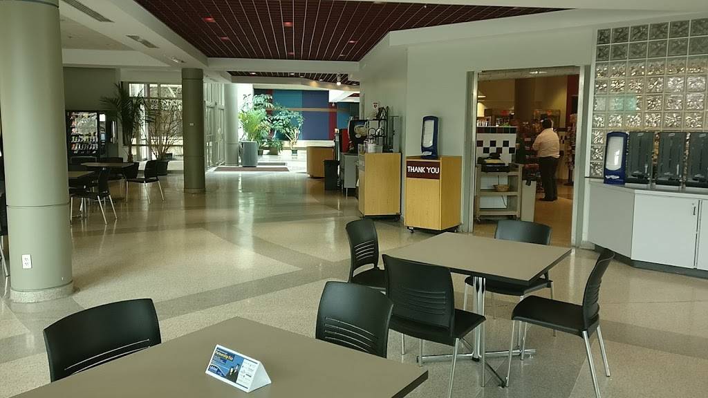 Breakers Dining Hall | restaurant | Clocktower Dr, Kirtland, OH 44094, USA | 4405257280 OR +1 440-525-7280