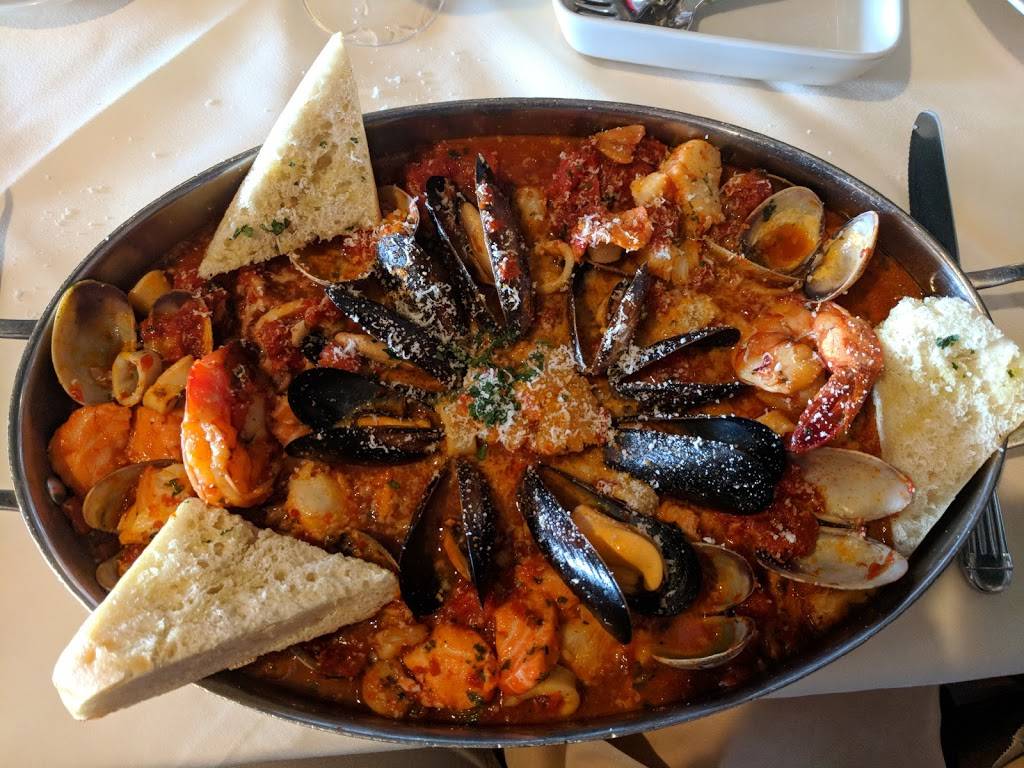 Vigiluccis Seafood & Steakhouse | restaurant | 3878 Carlsbad Blvd, Carlsbad, CA 92008, USA | 7604342580 OR +1 760-434-2580