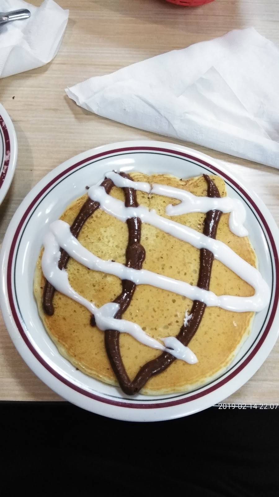 Huddle House | meal takeaway | 102 5th Ave, Eastman, GA 31023, USA | 4783745088 OR +1 478-374-5088