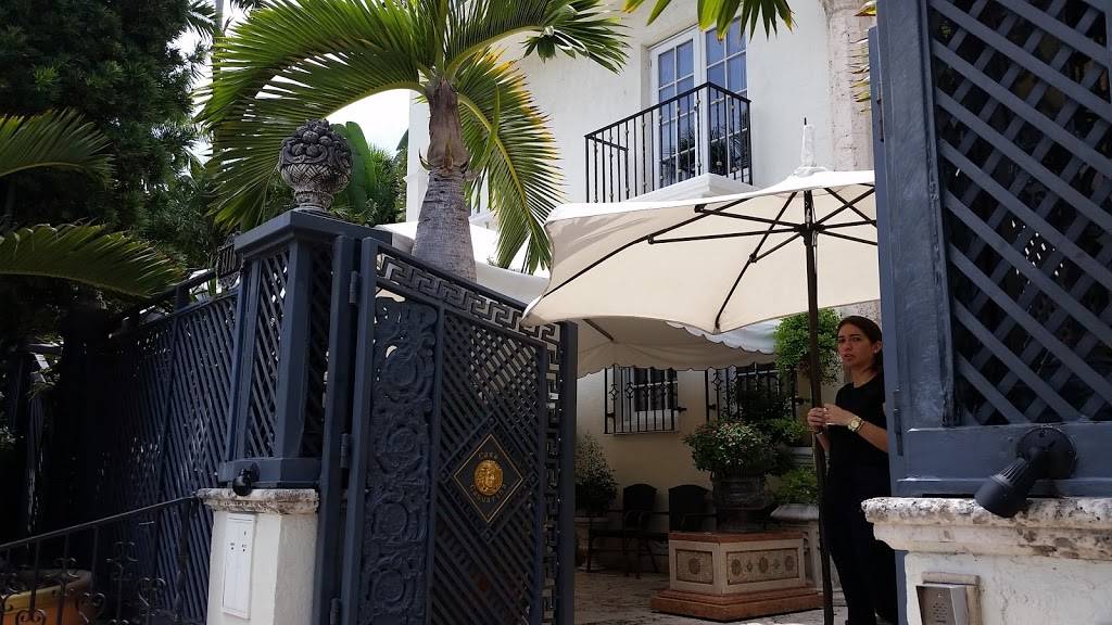 Sushi Couture & Chinese Kitchen | restaurant | 1144 Ocean Dr, Miami, FL 33139, USA | 3055353500 OR +1 305-535-3500