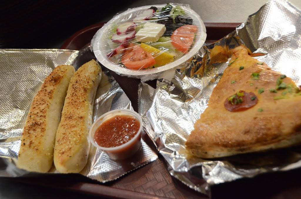 Johnnys Pizza Shop | restaurant | 2520 Golf Rd, Eau Claire, WI 54701, USA | 7155522725 OR +1 715-552-2725