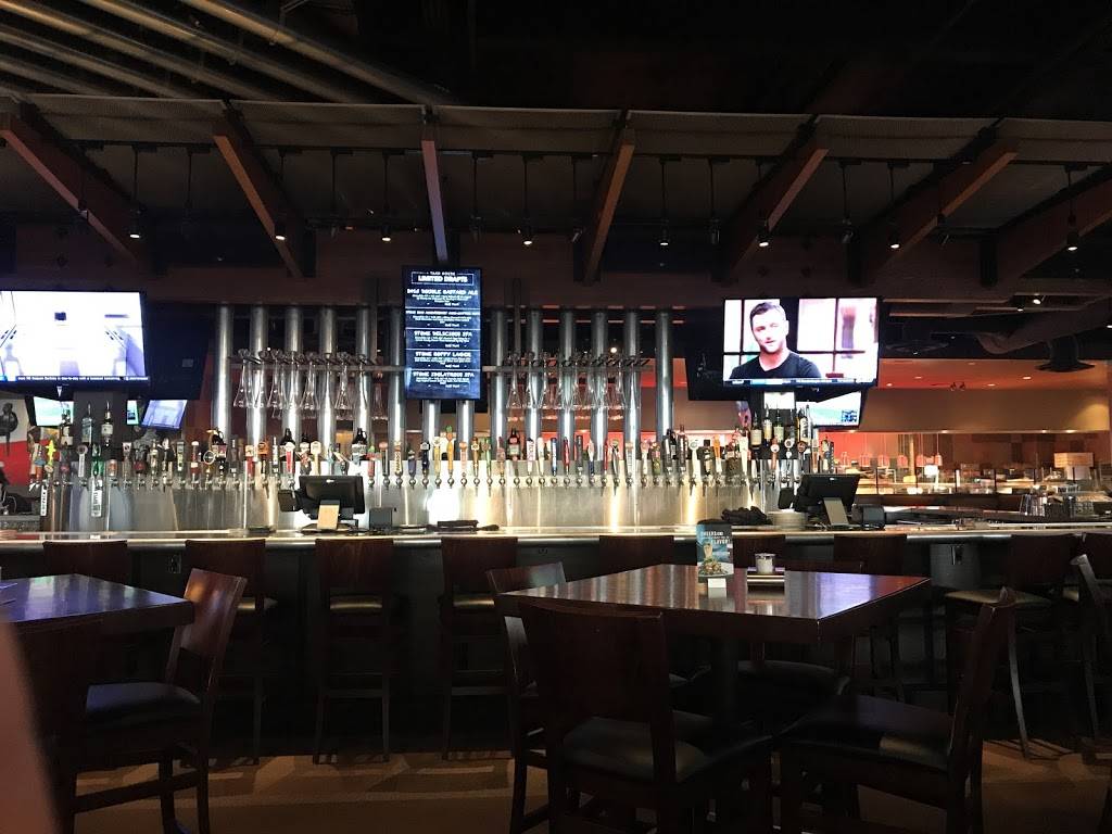 Yard House | restaurant | Scottsdale Fashion Square, 7014 E Camelback Rd #612, Scottsdale, AZ 85251, USA | 4806759273 OR +1 480-675-9273