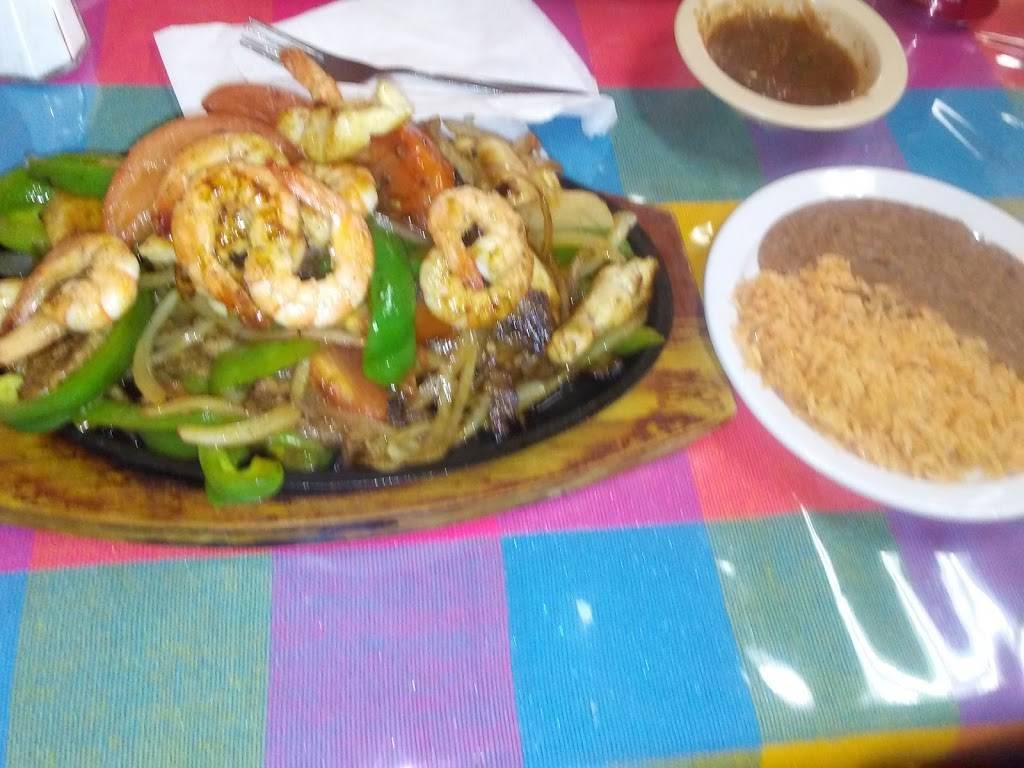 Playa Papagayos | restaurant | 1035 S Mt Vernon Ave, Colton, CA 92324, USA | 9093703639 OR +1 909-370-3639