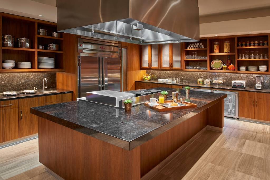 The Clement Palo Alto - All inclusive | restaurant | 711 El Camino Real, Palo Alto, CA 94301, USA | 6503227111 OR +1 650-322-7111