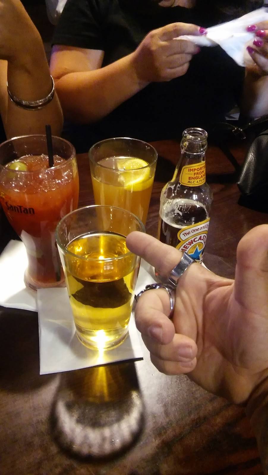 The Glass House Bar and Grill | restaurant | 5160 W Northern Ave, Glendale, AZ 85301, USA | 6235948021 OR +1 623-594-8021