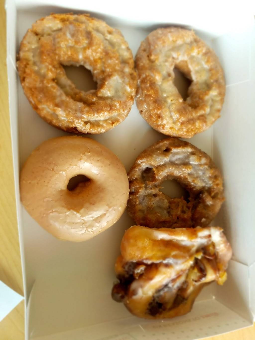 Krispy Kreme | bakery | 6689 Highway #85, Riverdale, GA 30274, USA | 7709976210 OR +1 770-997-6210