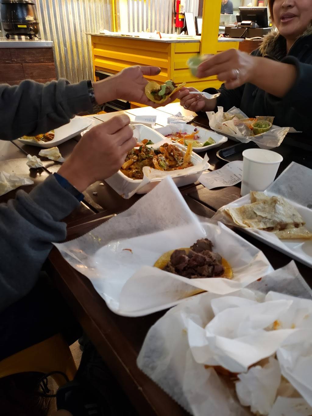 tacos la calle | restaurant | 8600 Beach Blvd Suite 101, Buena Park, CA 90620, USA | 7142365211 OR +1 714-236-5211