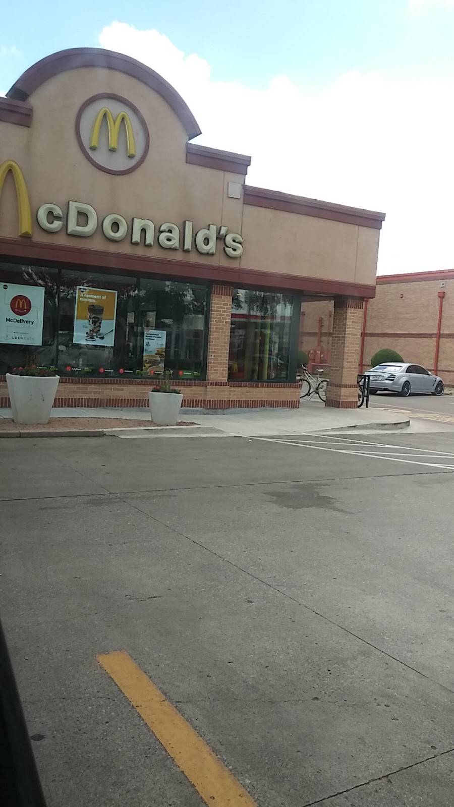 McDonalds | cafe | 10720 Preston Rd, Dallas, TX 75230, USA | 2143730794 OR +1 214-373-0794