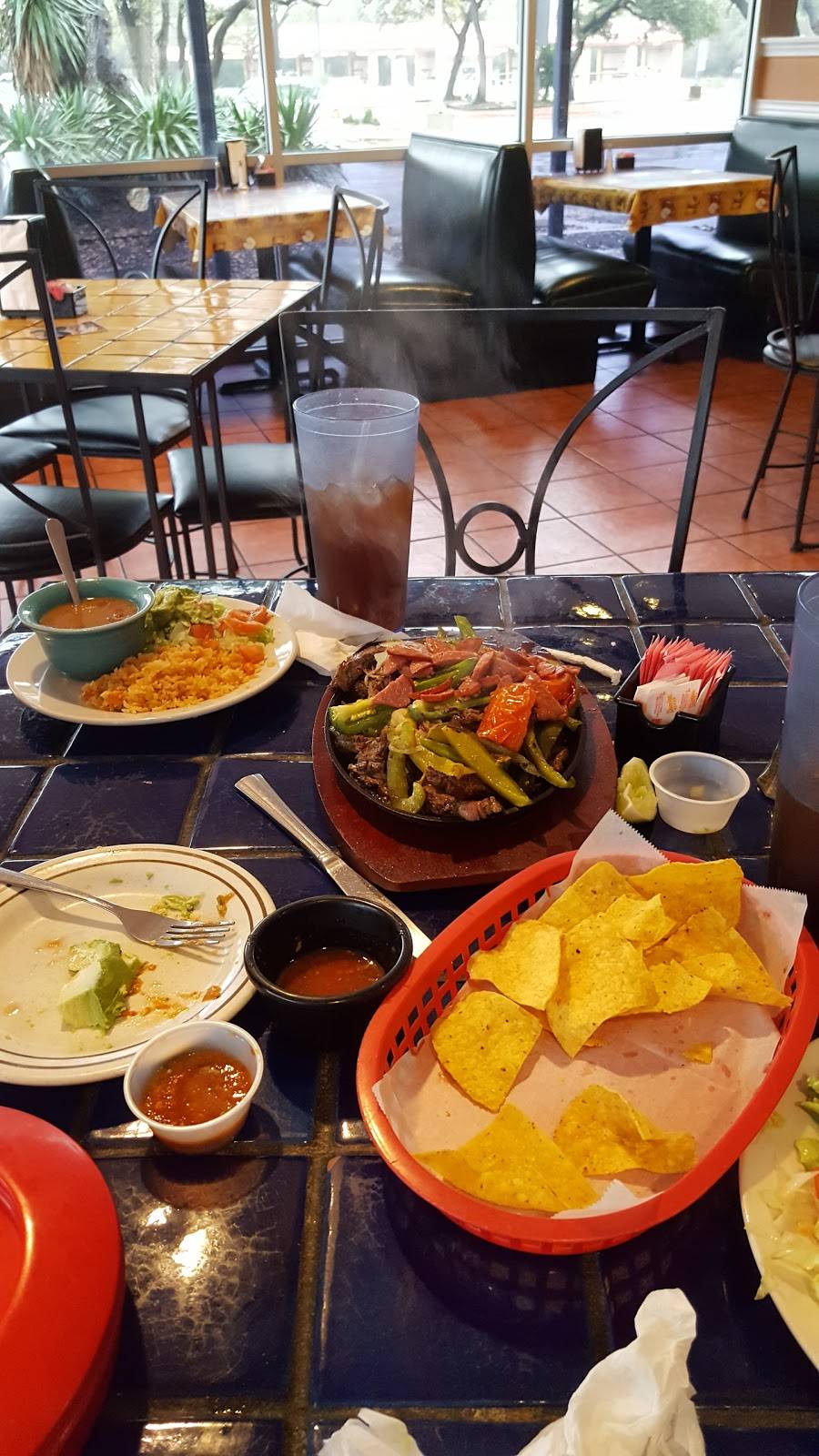 Fajita Taco Place | restaurant | 4503 De Zavala Rd, San Antonio, TX 78249, USA | 2104938878 OR +1 210-493-8878