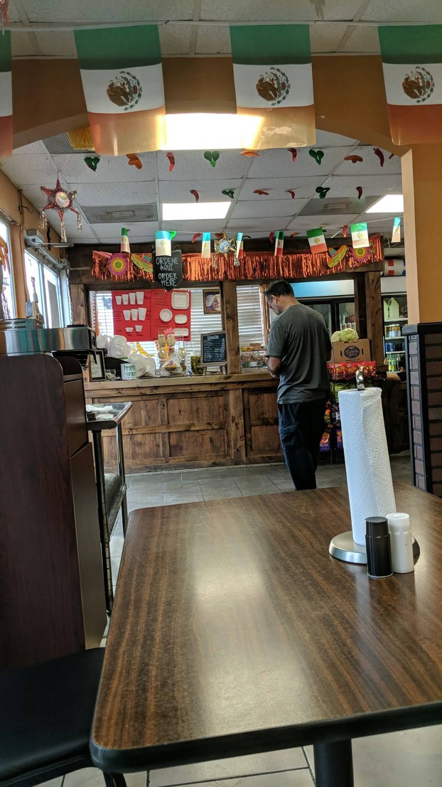 Las Fuentes Refresqueria y Taqueria | restaurant | 1001 Harris Ave, Pasadena, TX 77506, USA | 7134733829 OR +1 713-473-3829